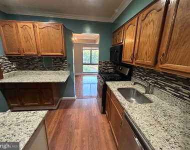 6085 Majors Lane - Photo Thumbnail 1