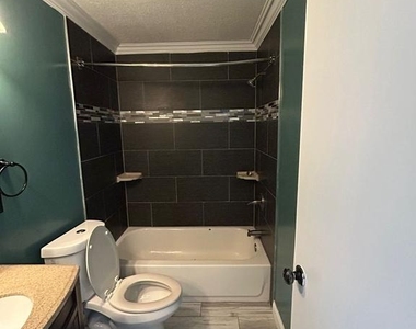 6085 Majors Lane - Photo Thumbnail 6