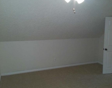 326 Garner Avenue - Photo Thumbnail 23
