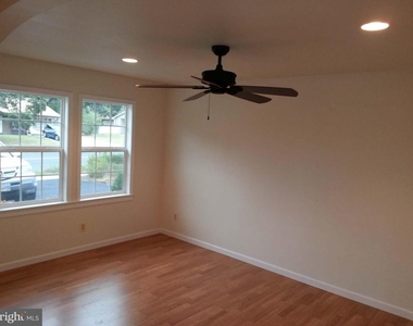 326 Garner Avenue - Photo Thumbnail 4