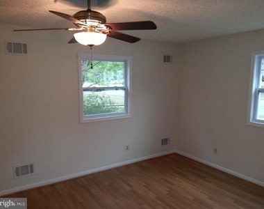 326 Garner Avenue - Photo Thumbnail 5