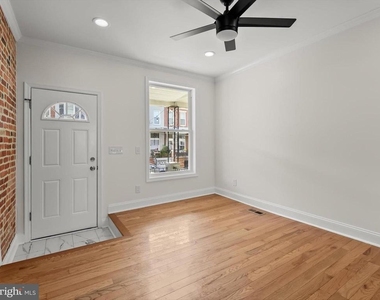 404 N Robinson Street - Photo Thumbnail 8