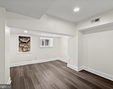404 N Robinson Street - Photo Thumbnail 36