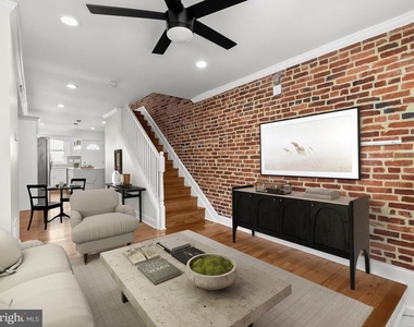 404 N Robinson Street - Photo Thumbnail 12