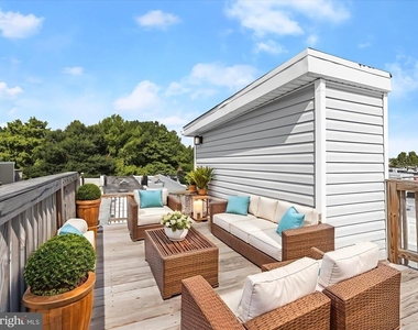 404 N Robinson Street - Photo Thumbnail 7