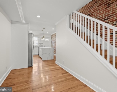 404 N Robinson Street - Photo Thumbnail 15