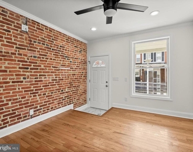 404 N Robinson Street - Photo Thumbnail 9