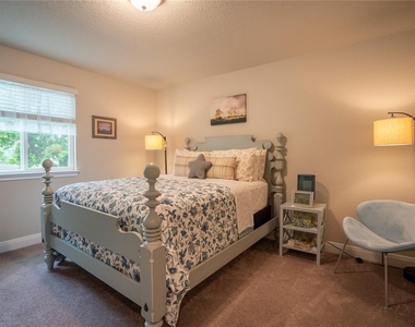 1215 Davis St - Photo Thumbnail 26
