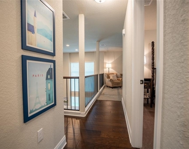 1215 Davis St - Photo Thumbnail 24