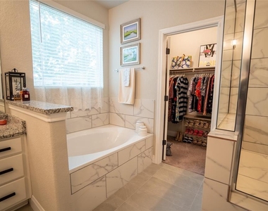1215 Davis St - Photo Thumbnail 19