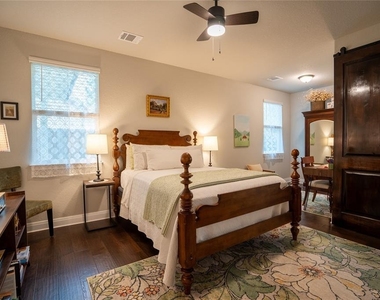 1215 Davis St - Photo Thumbnail 14