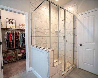 1215 Davis St - Photo Thumbnail 18