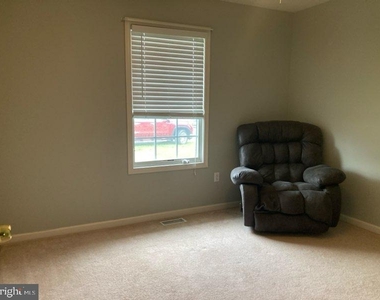 209 N First Street - Photo Thumbnail 8