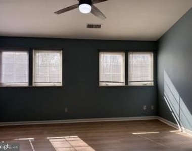 13 Barclay Drive - Photo Thumbnail 4