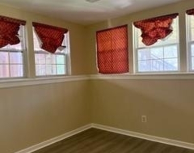 13 Barclay Drive - Photo Thumbnail 10