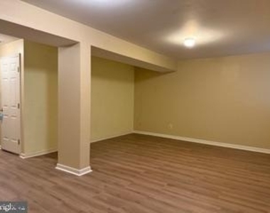 13 Barclay Drive - Photo Thumbnail 9