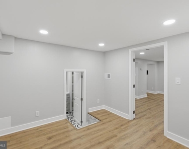 2388 Champlain Street Nw - Photo Thumbnail 3