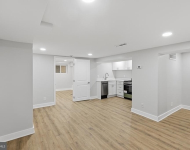 2388 Champlain Street Nw - Photo Thumbnail 5