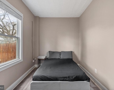 1526 V Street Se - Photo Thumbnail 7