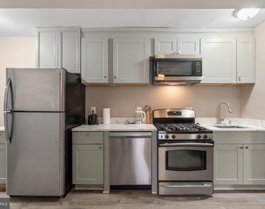 1526 V Street Se - Photo Thumbnail 5