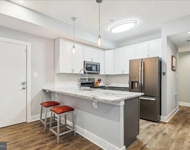 1340 Nicholson Street Nw - Photo Thumbnail 3