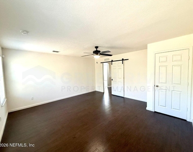 8704 Lake George Circle W - Photo Thumbnail 18