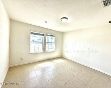 8704 Lake George Circle W - Photo Thumbnail 28