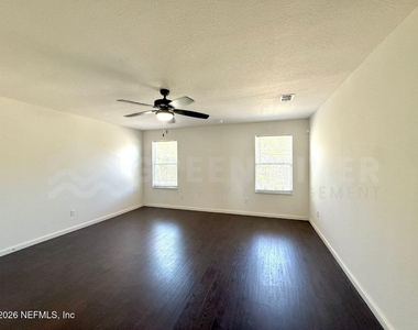 8704 Lake George Circle W - Photo Thumbnail 31