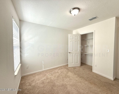 8704 Lake George Circle W - Photo Thumbnail 23
