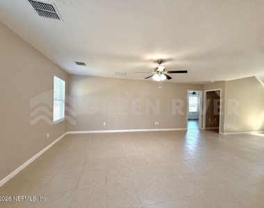 8704 Lake George Circle W - Photo Thumbnail 15