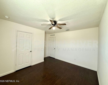 8704 Lake George Circle W - Photo Thumbnail 34