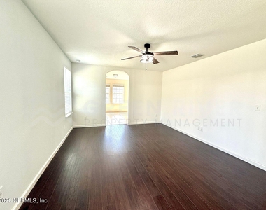 8704 Lake George Circle W - Photo Thumbnail 16