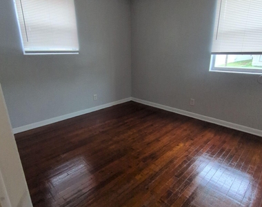 1145 W 25th Street - Photo Thumbnail 4