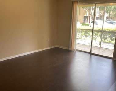 10075 Gate Parkway - Photo Thumbnail 3