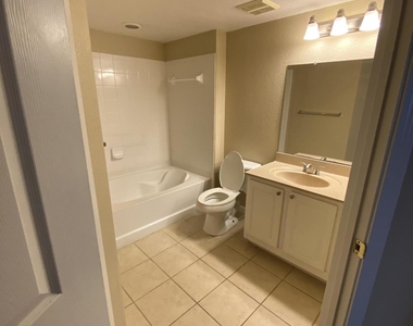10075 Gate Parkway - Photo Thumbnail 13