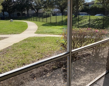 10075 Gate Parkway - Photo Thumbnail 20
