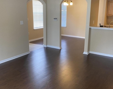 10075 Gate Parkway - Photo Thumbnail 1