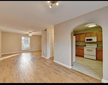 810 Summer Place - Photo Thumbnail 9