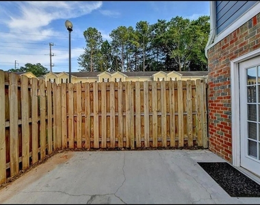 810 Summer Place - Photo Thumbnail 19