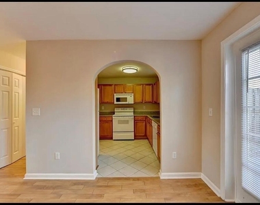 810 Summer Place - Photo Thumbnail 8