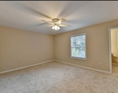 810 Summer Place - Photo Thumbnail 13