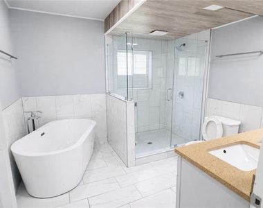 3749 Pin Oak Circle - Photo Thumbnail 12