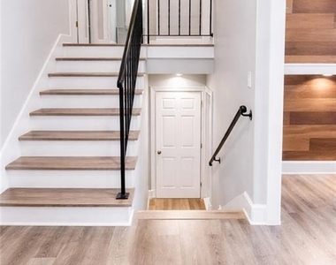 3749 Pin Oak Circle - Photo Thumbnail 6