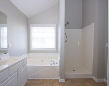 585 Chapel Walk Lane - Photo Thumbnail 21