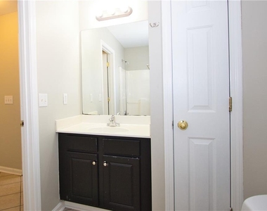585 Chapel Walk Lane - Photo Thumbnail 28