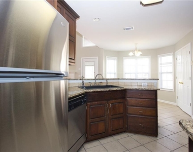 585 Chapel Walk Lane - Photo Thumbnail 24