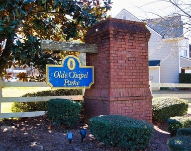585 Chapel Walk Lane - Photo Thumbnail 8