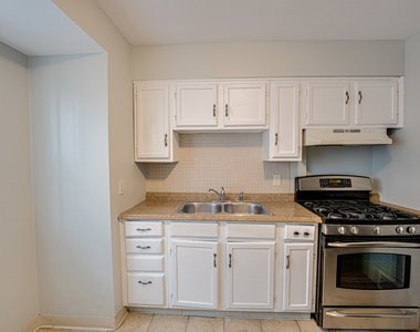 2208 Fremont Street - Photo Thumbnail 5