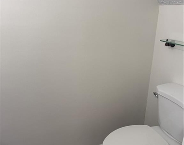 2907 Queen Anne Court - Photo Thumbnail 8