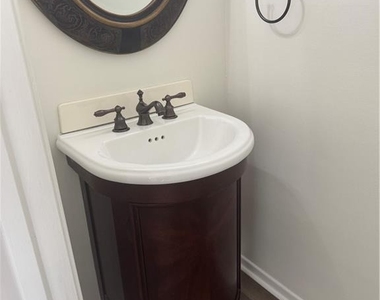 2907 Queen Anne Court - Photo Thumbnail 7